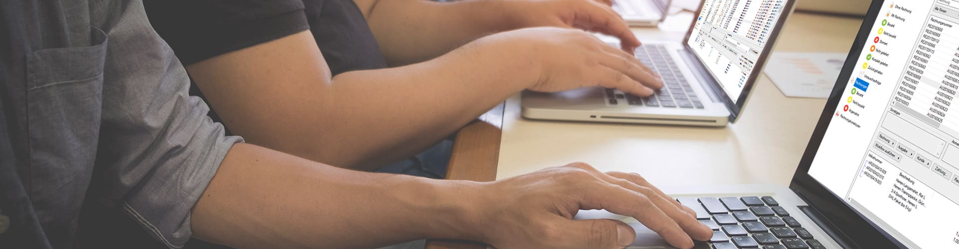 Schulung für die Nutzung von JTL Wawi Schulungsteilnehmer bei der Arbeit mit JTL Wawi