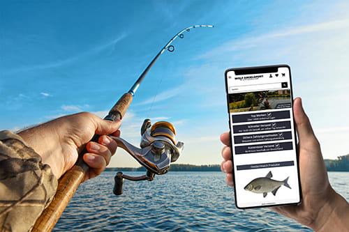 Onlineshop Wolf Angelsport mit Template Nova Smartphone zeigt den Onlineshop von Wolf Angelsport vor einem See mit Angelrute